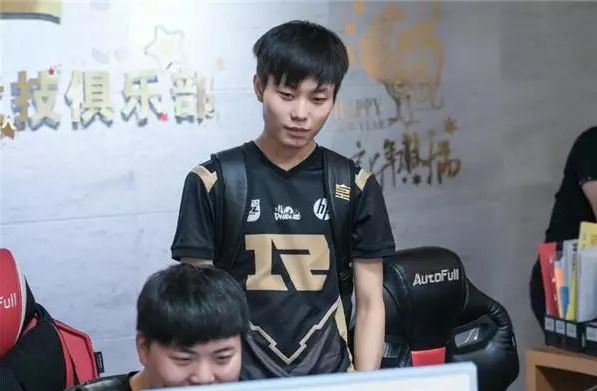 进库明加持 进库明加持