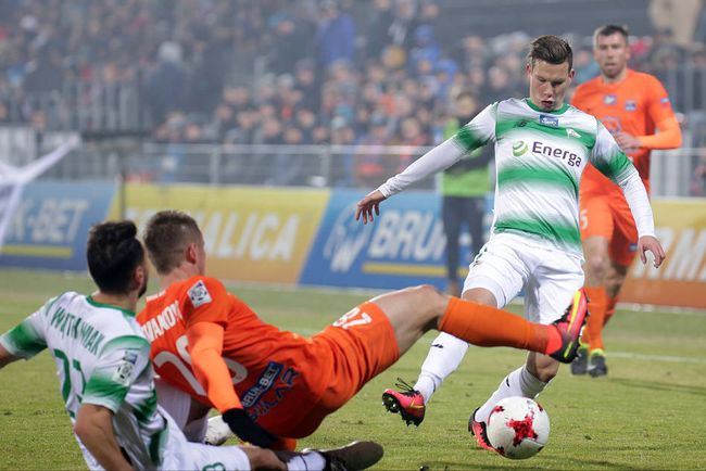 总是带有各 总是带有各