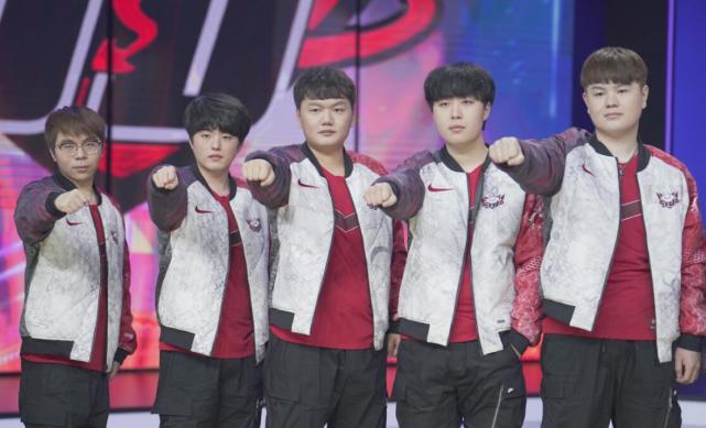 更是打破年 更是打破年