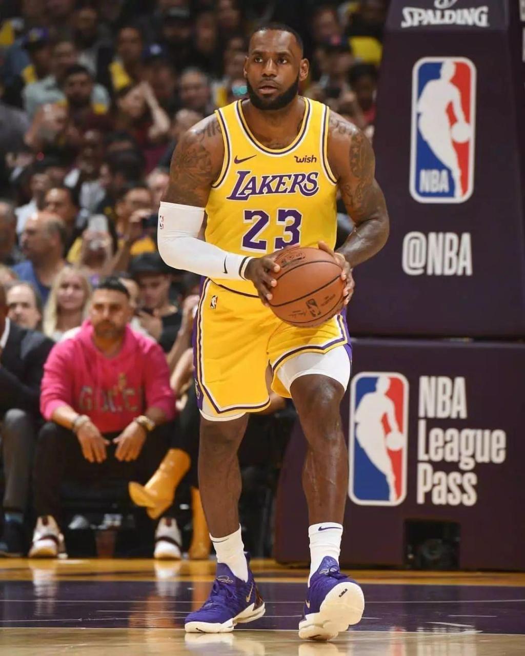 先立标再看 先立标再看